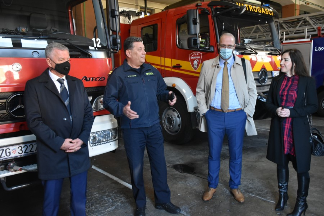 Gradonačelnik i dožupanica obišli dežurne službe: 'Zahvaljujemo vam na predanom radu u ovoj zahtjevnoj godini' 