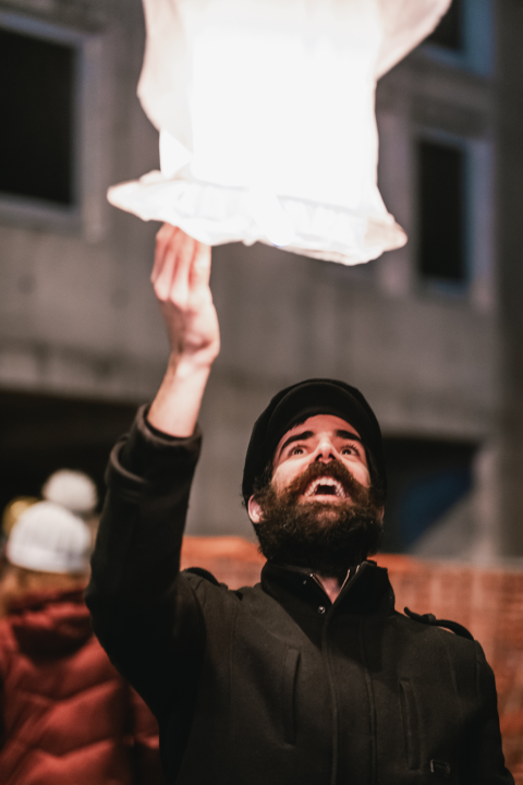 Na Poljani pušteni lampioni za Kiaru: Prekrasni prizori u mirnoj novogodišnjoj noći