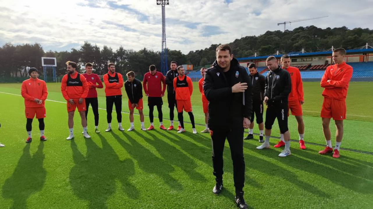 Ferdo Milin poveo pripreme nogometaša Šibenika: Sandesh, Dasilva i Bailone više 'ne stanuju' na Šubićevcu 