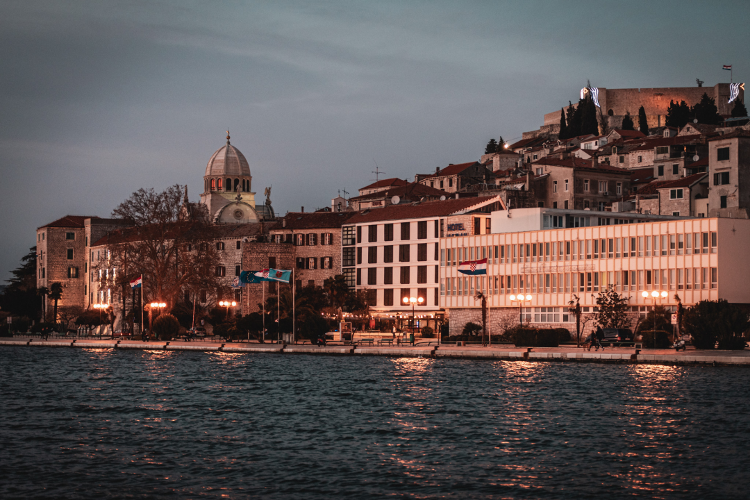 Kad jugo okrene na buru prije zalaska dobijemo savršene boje i labuda koji pozira