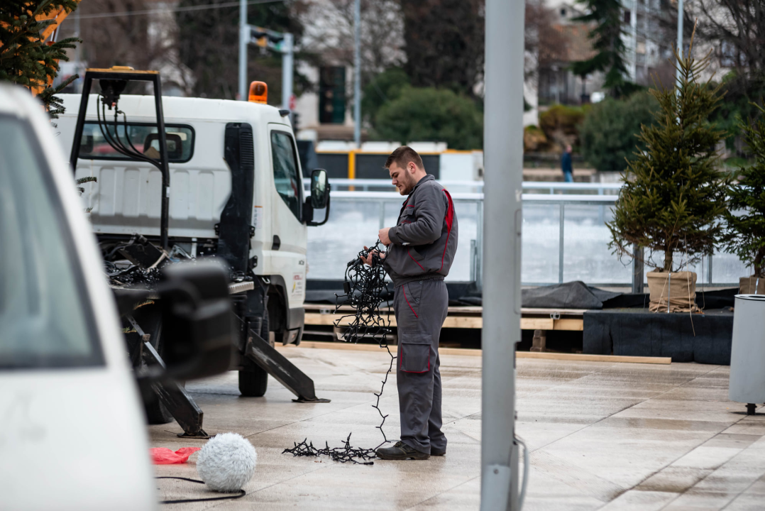 Odlazi jelka s Poljane, vraćamo se na neblagdanske postavke