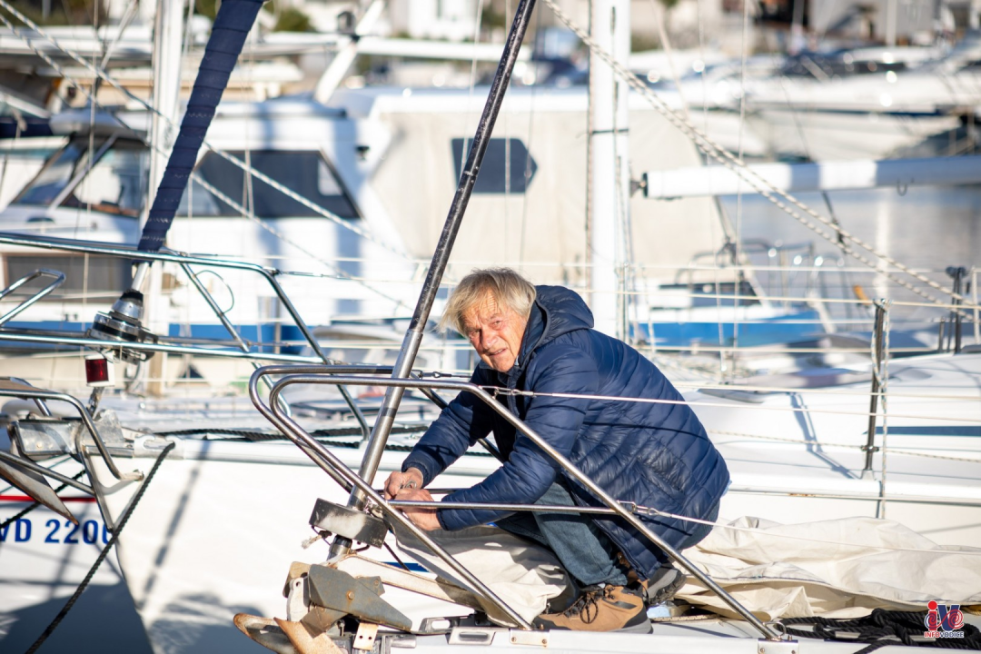 Proljeće u veljači, lipo vrime, a ko to more platit: Foto đir po Vodicama