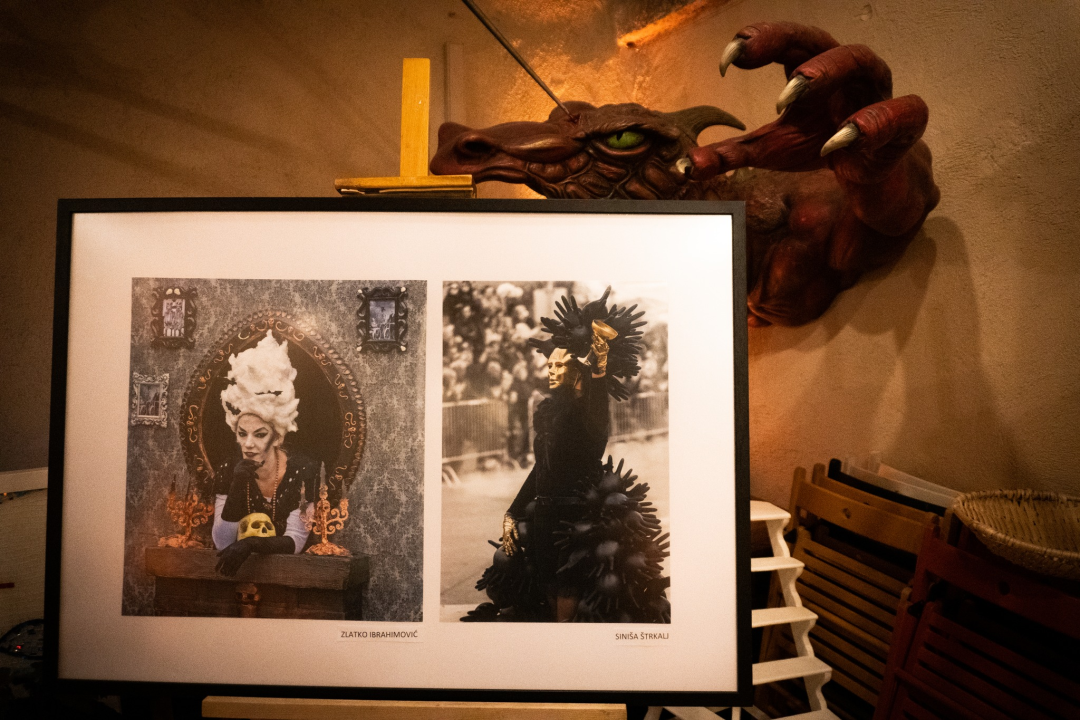 Sinoć u Azimutu otvorena izložba Foto kluba: 'Nadamo se da će se tradicija maškara vratiti u Šibenik'