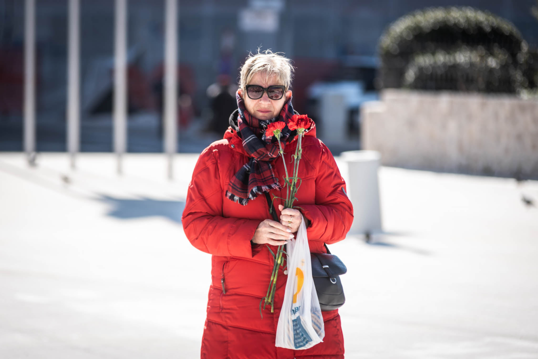 Povodom Dana žena SDP-ovci dijelili karanfile na Poljani