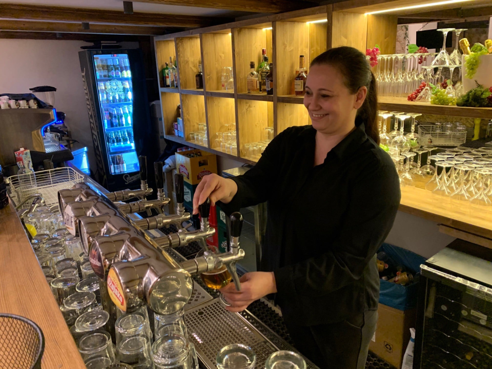 Posjetite bistro Bava i uživajte u bogatom izboru hrane i pića!