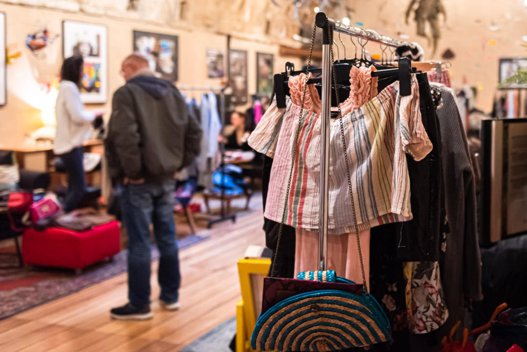 Na Buvljaku u Azimutu danas se dalo ugrabiti itekako dobrih komada odjeće: Donosimo fotogaleriju 