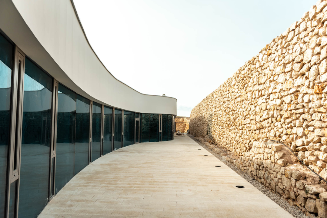 Sv. Ivan u niskom startu: Sređuju se zelene površine, stiže namještaj za dvorane, a uređenje parkinga će pričekati 