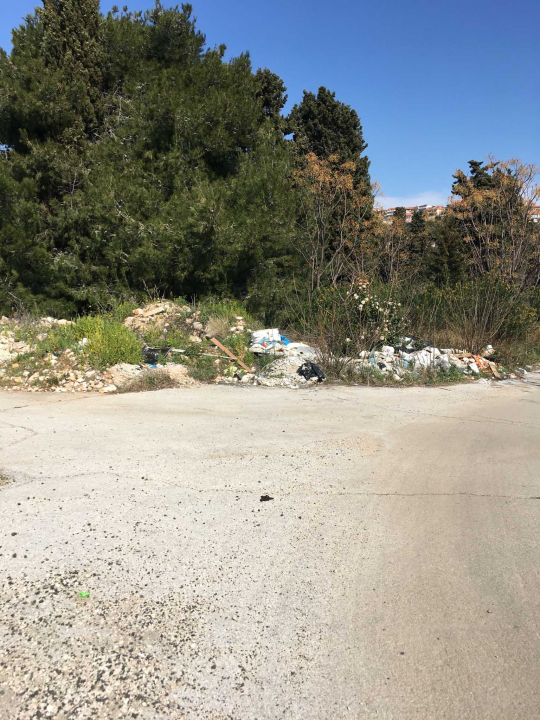 Stara rasvjeta s rive završila na TEF-u okružena tonama građevinskog i drugog otpada!