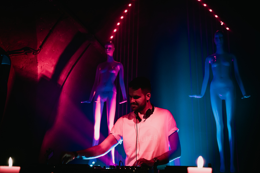 BDSM, izložba Štrace, DJ-i i lutke: Dvije fenomenalne večeri na krcatom podiju preuređenog Tunela