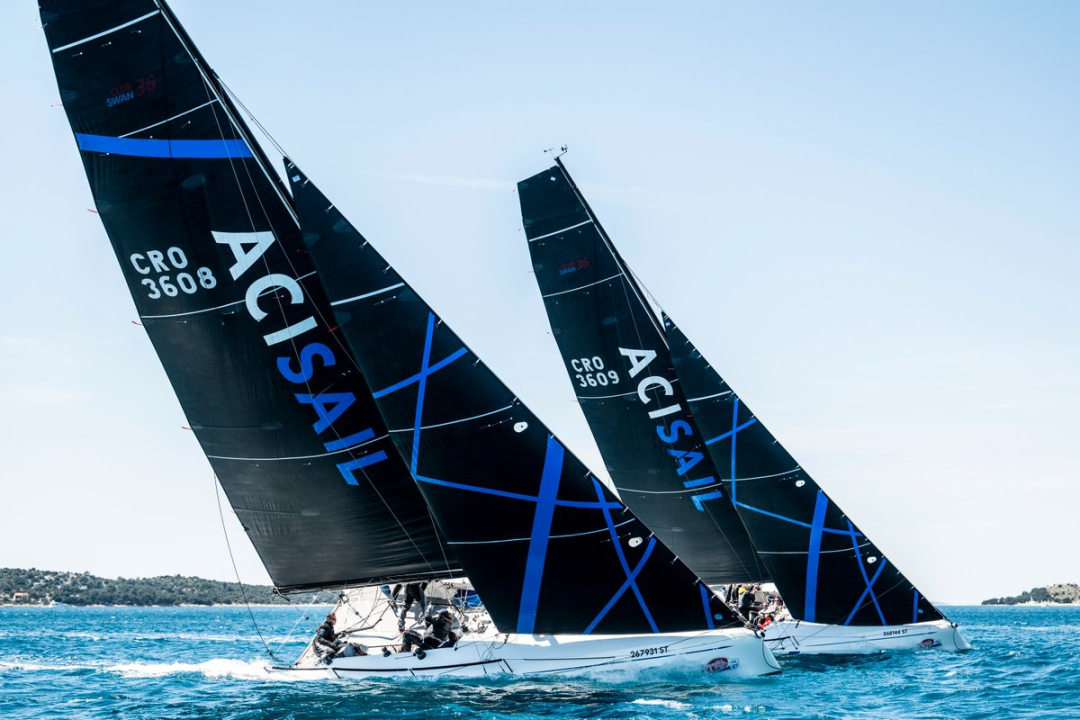 Svjetski slavni vozači relija uživali u jedrenju u Vodicama pod kormilom braće Fantela