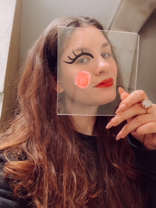 Betinjanka Anđelina ljude pretvara u oslikane čovječuljke, a za sve je 'kriva' bivša šefica