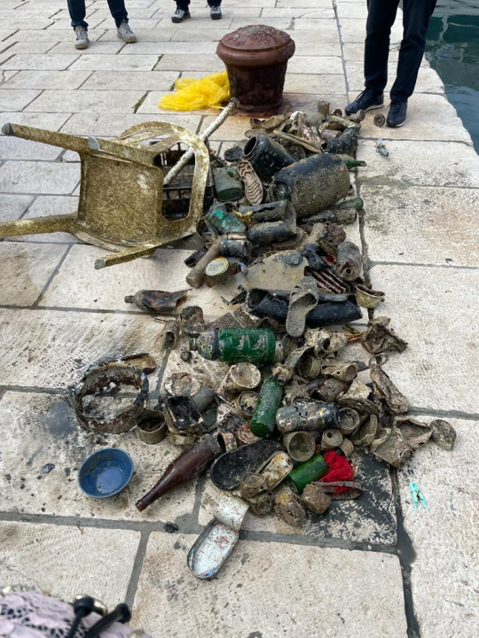 Lionsi s partnerima izvadili dosta otpada iz podmorja Prvić Luke