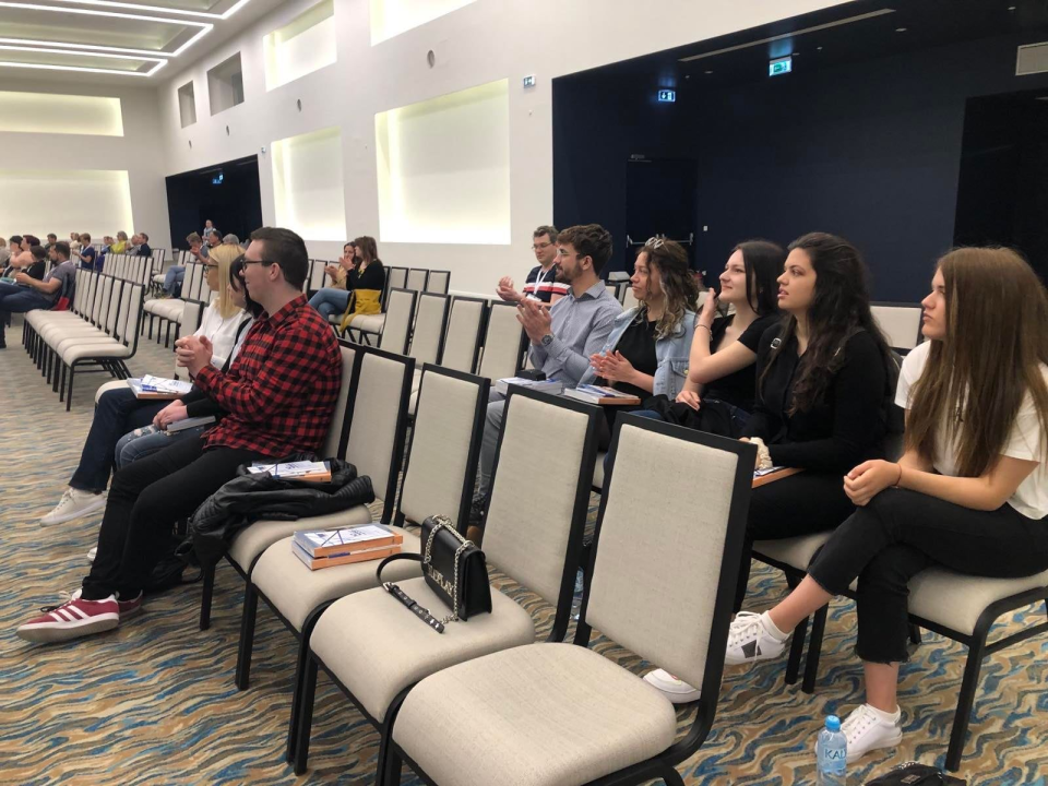 Maturanti Medicinske škole na kongresu koji je okupio preko 500 sudionika iz 28 zemalja