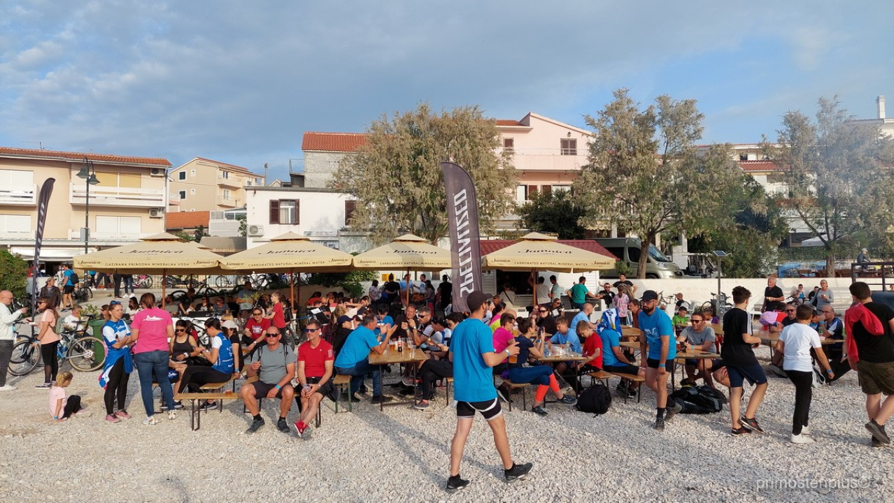 Jura Stublić i skoro 400 sudionika na Primoštenskoj biciklijadi