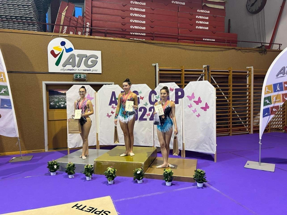 Šibenske ritmičke gimnastičarke vratile se s pregršt medalja iz Graza