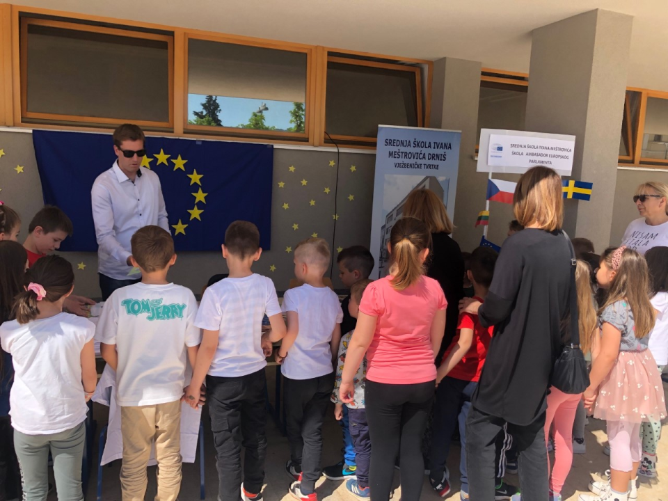 Dan Europe obilježili ambasadori SŠ Ivana Meštrovića s Glazbenom školom Krsto Odak i Europe Direct ŠKŽ