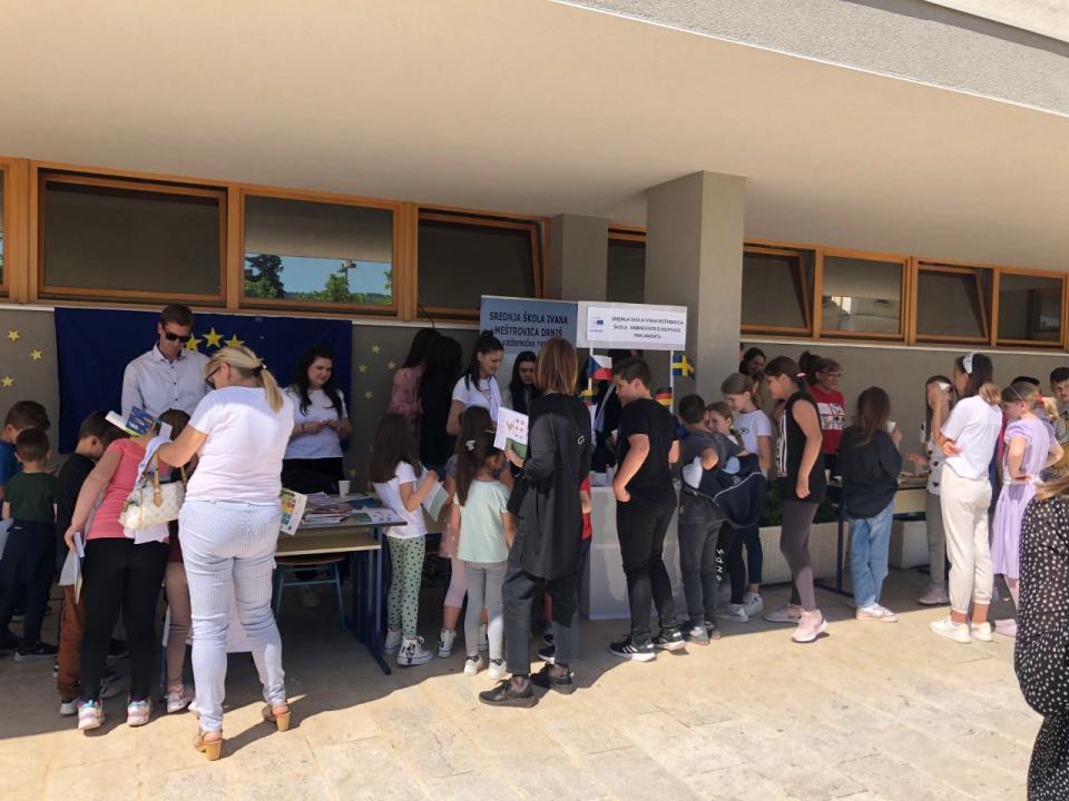 Dan Europe obilježili ambasadori SŠ Ivana Meštrovića s Glazbenom školom Krsto Odak i Europe Direct ŠKŽ