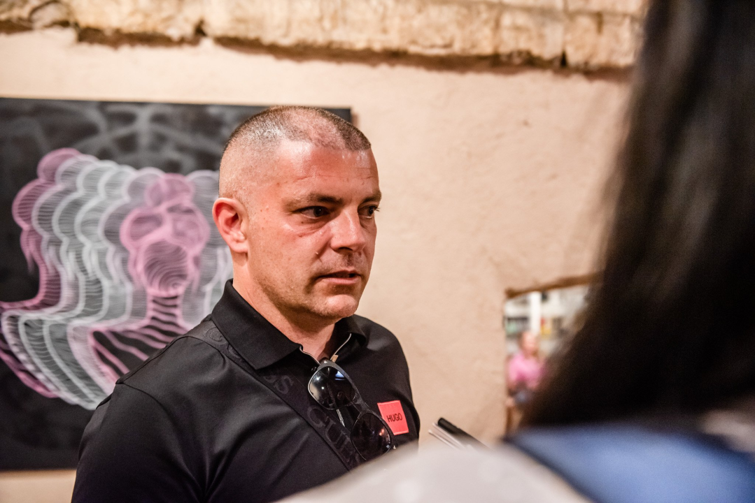 U Azimutu otvorena izložba fotografija Ante Šimića: 'Osjećaje žena je teško prikazati, one su prepune emocija'