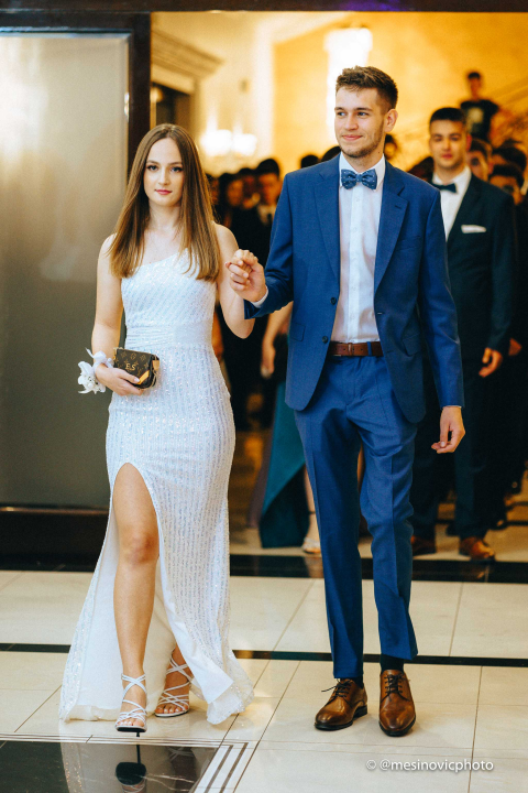 Pogledajte kako su zablistali učenici Industrijsko-obrtničke škole na svom maturalnom plesu (2. dio)