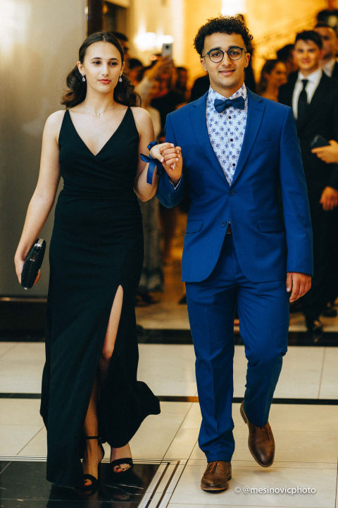 Pogledajte kako su zablistali učenici Industrijsko-obrtničke škole na svom maturalnom plesu (2. dio)