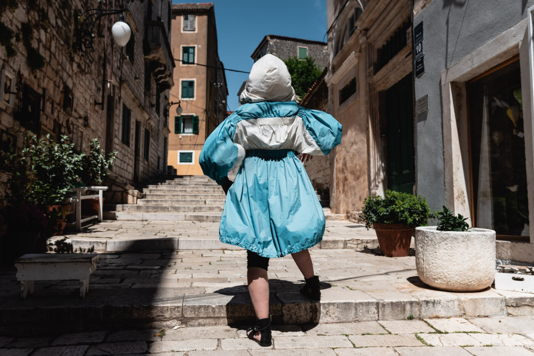 Osvježite svoju garderobu dizajnerskim komadima iz Galerije Juraj Dalmatinac!