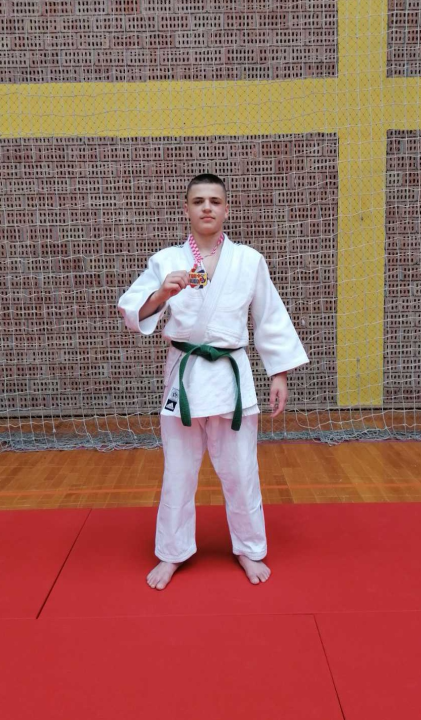 Filip Knez juniorski je viceprvak Hrvatske u kategoriji do 55 kilograma