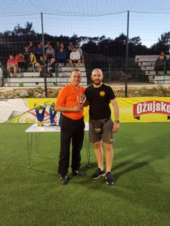 Ekipa Bibich West Ham Ražine pobjednik u seniorskoj, a ekipa GENERACIJA veteranskoj kavez ligi Bilice