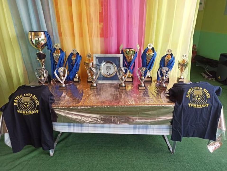 Ekipa Bibich West Ham Ražine pobjednik u seniorskoj, a ekipa GENERACIJA veteranskoj kavez ligi Bilice