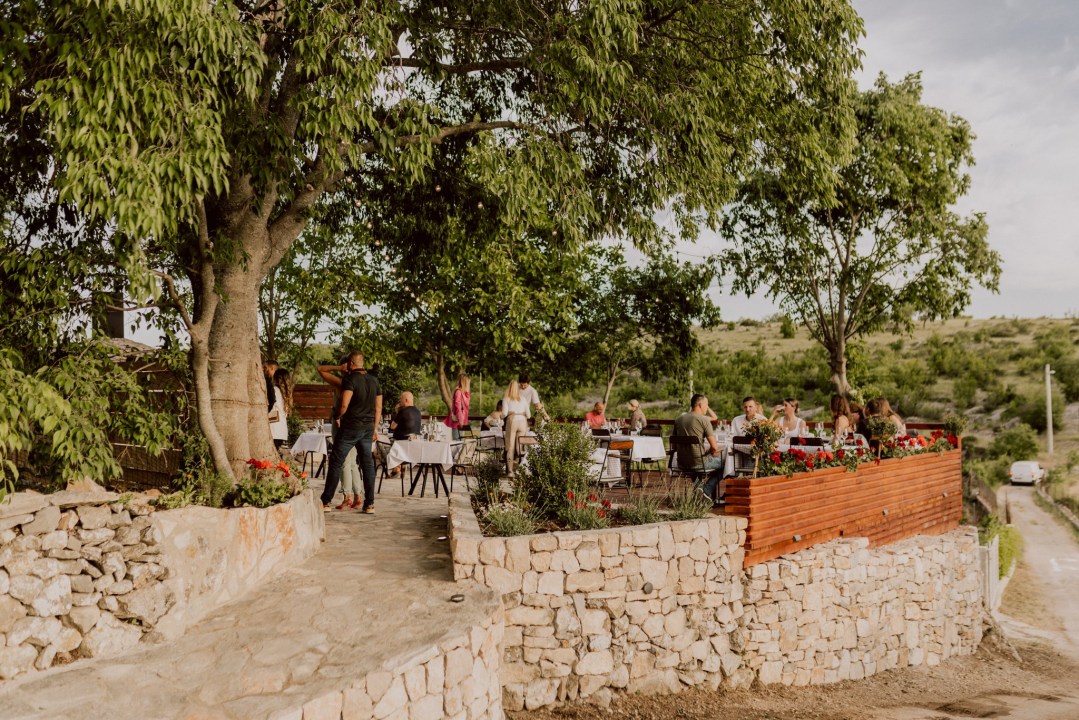 Konoba Campanelo otvorila je terasu s najljepšim pogledom uz gostovanje Melkiora Bašića!