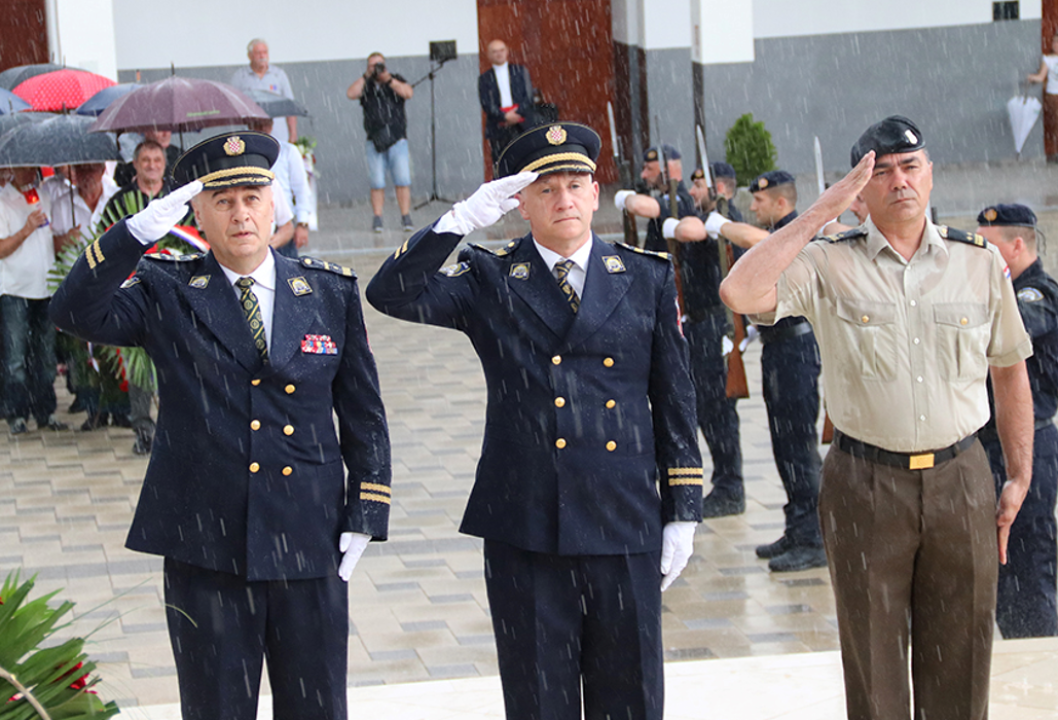 U povodu Dana državnosti položeni vijenci i zapaljene svijeće na Kvanju