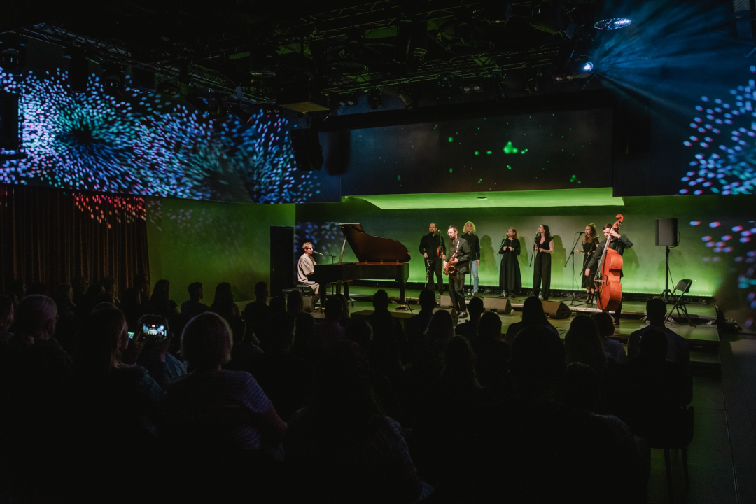 J.R. August u Arsenu predstavio hvaljeni album 'Still Waters': Priključio mu se i zbor