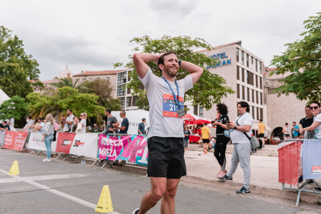 Spektakl u Šibeniku: Pivska milja je bila kao Woodstock, polumaraton završili i brojni Šibenčani