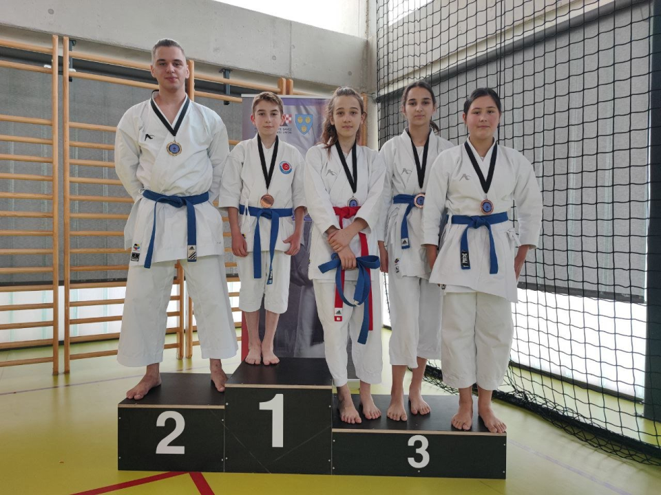 Karate klub Šibenik s drugog kola Dalmatinske lige vratio se s čak devet medalja