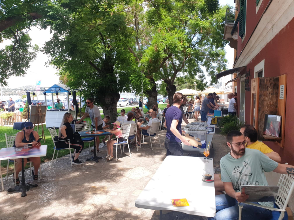 Sajam gramofonskih ploča ispred Azimuta: 'Najbolje ide ex-YU rock osamdesetih, a kupuju dosta i metalci'