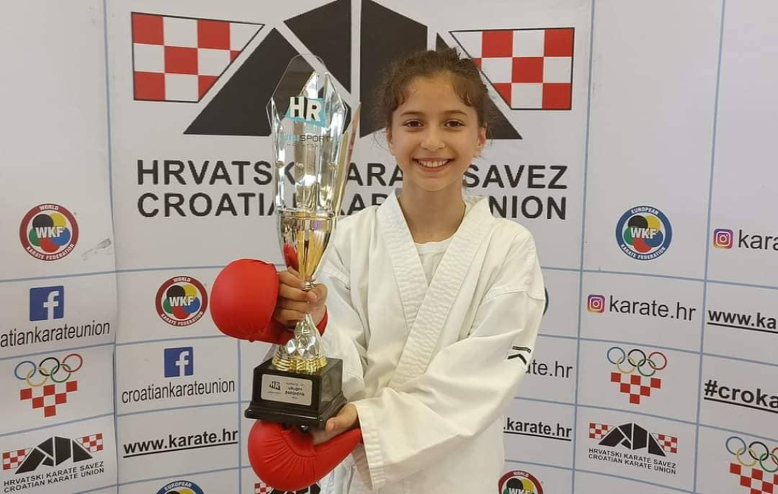 Franka Savić u dnevniku niže petice, a oko vrata medalje: 'Ona je primjer da se sve može'