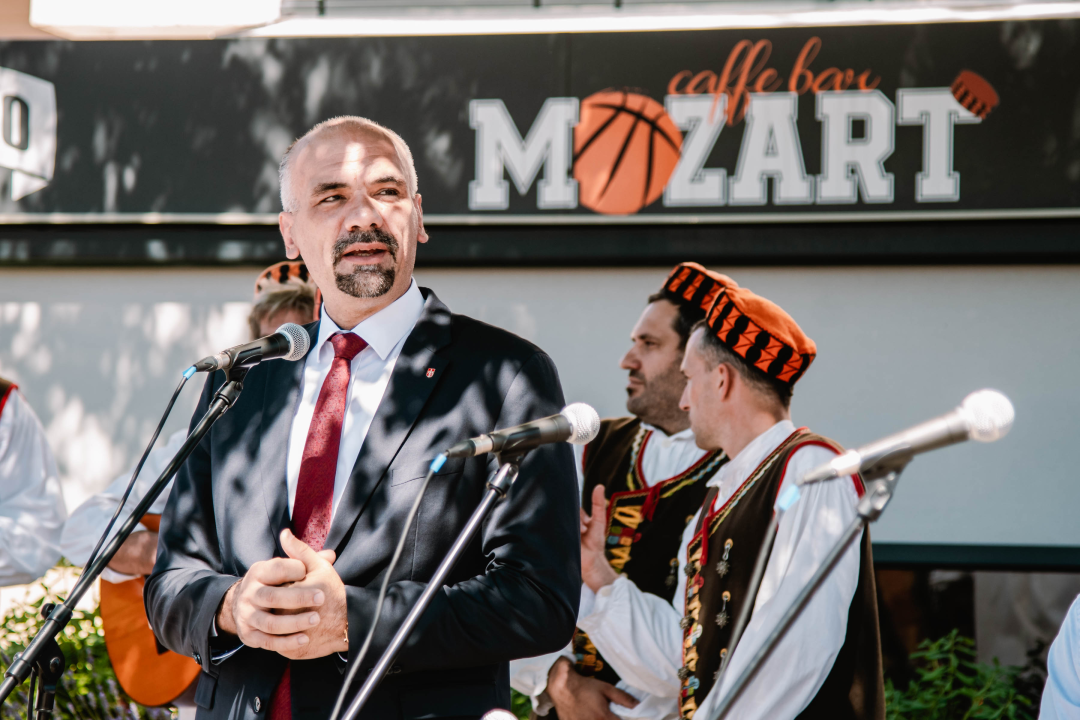 Obilježena 29. godišnjica smrti Dražena Petrovića: 'On je bio veliki igrač, vođa, kapetan i još veći čovjek'  