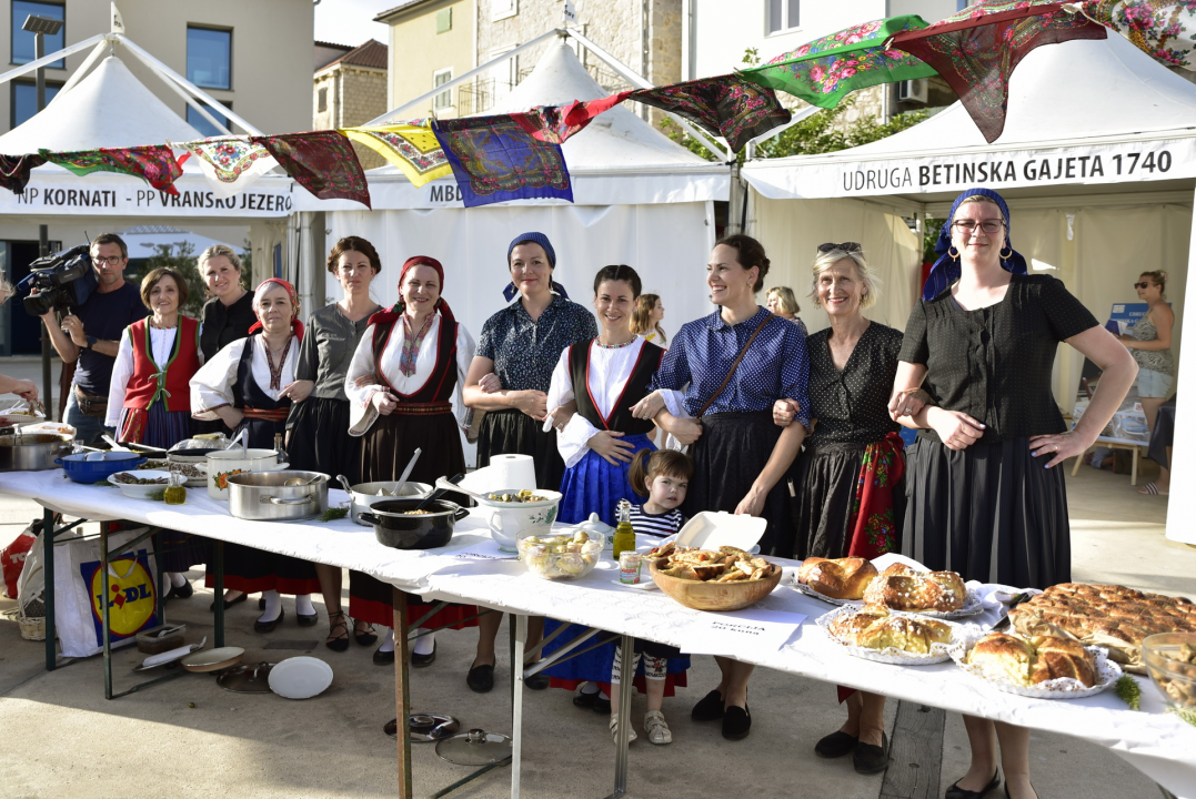 Jedinstveni doživljaj: U Betini održan Sajam tradicijske drvene brodogradnje