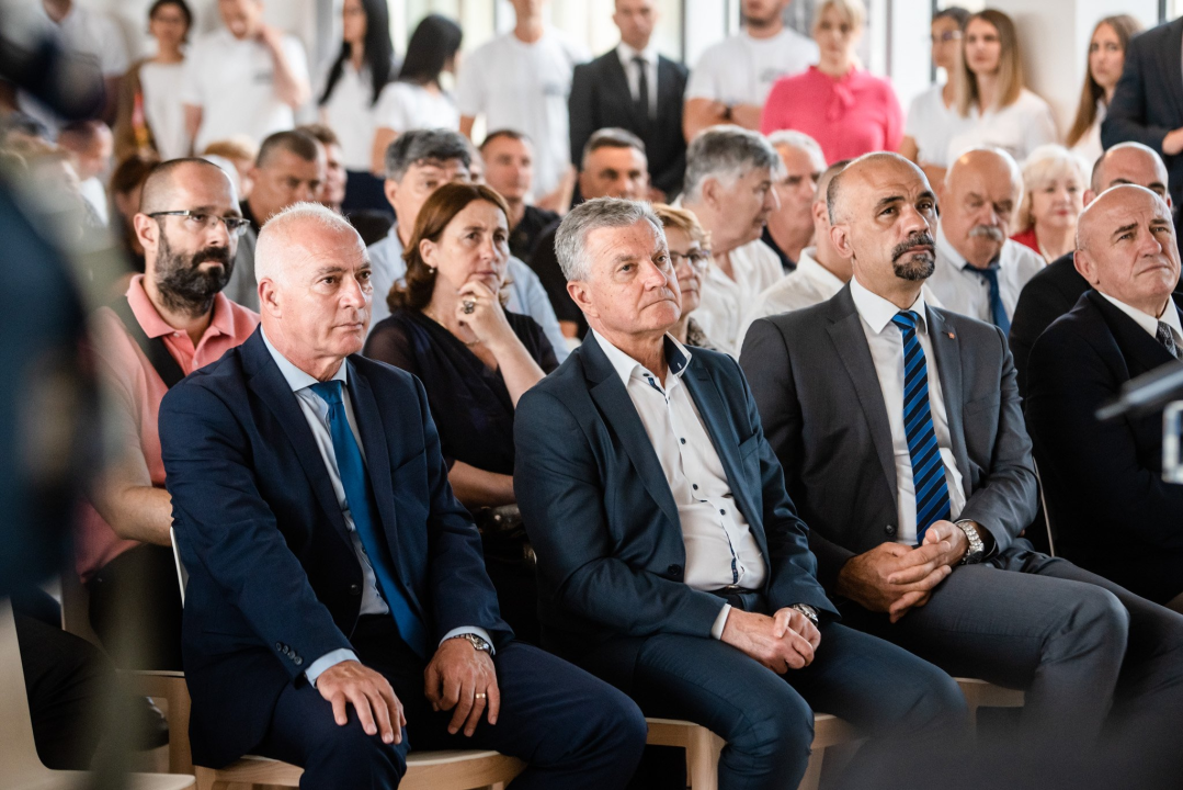 Premijer Plenković otvorio Veteranski centar u Šibeniku: 'Ovo izgleda moćno' 