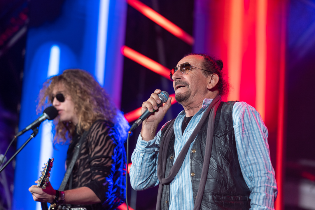 Buri usprkos, u Vodicama započeo 14. CMC festival: Publika se rasplesala uz zabavne hitove  