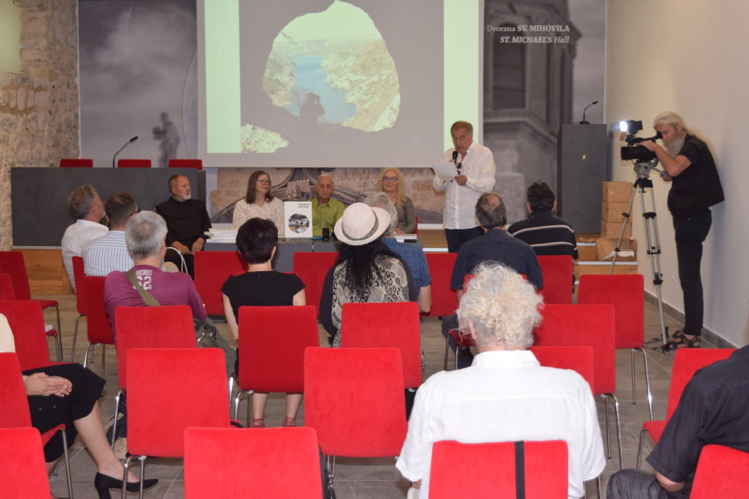 Predstavljena knjiga 'Zahuktali zov Krke', najstarijeg aktivnog šibenskog novinara Joška Čelara