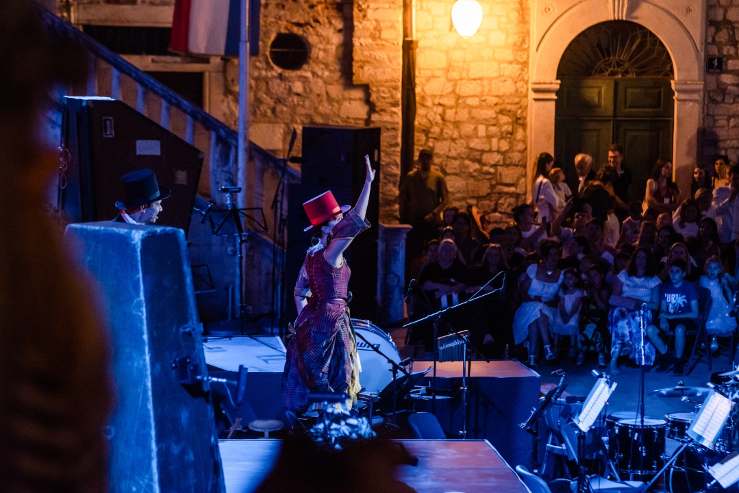 Otvoren je 62. Međunarodni festival u Šibeniku: Na svečanosti i djeca iz ukrajinskog Lavova