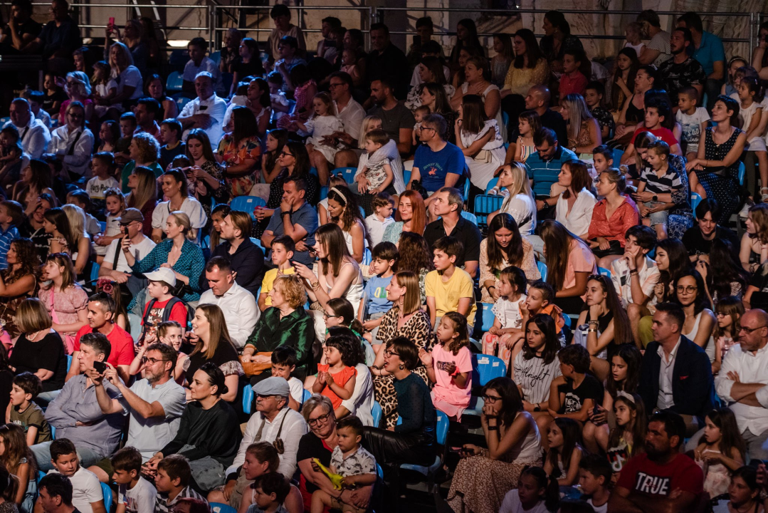 Otvoren je 62. Međunarodni festival u Šibeniku: Na svečanosti i djeca iz ukrajinskog Lavova