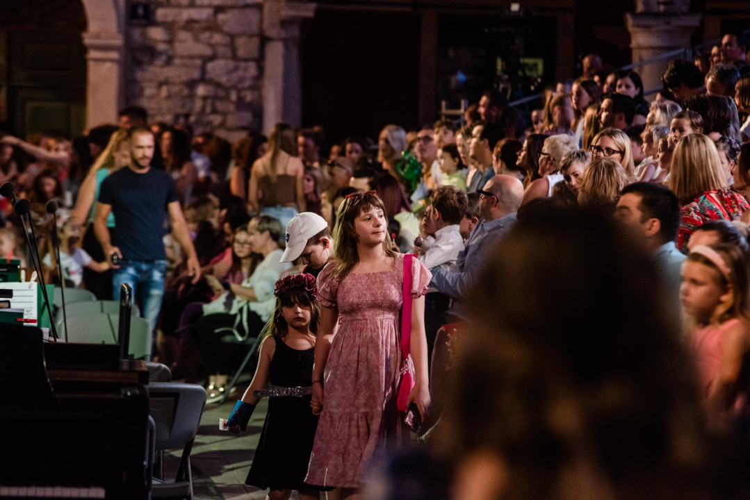 Otvoren je 62. Međunarodni festival u Šibeniku: Na svečanosti i djeca iz ukrajinskog Lavova