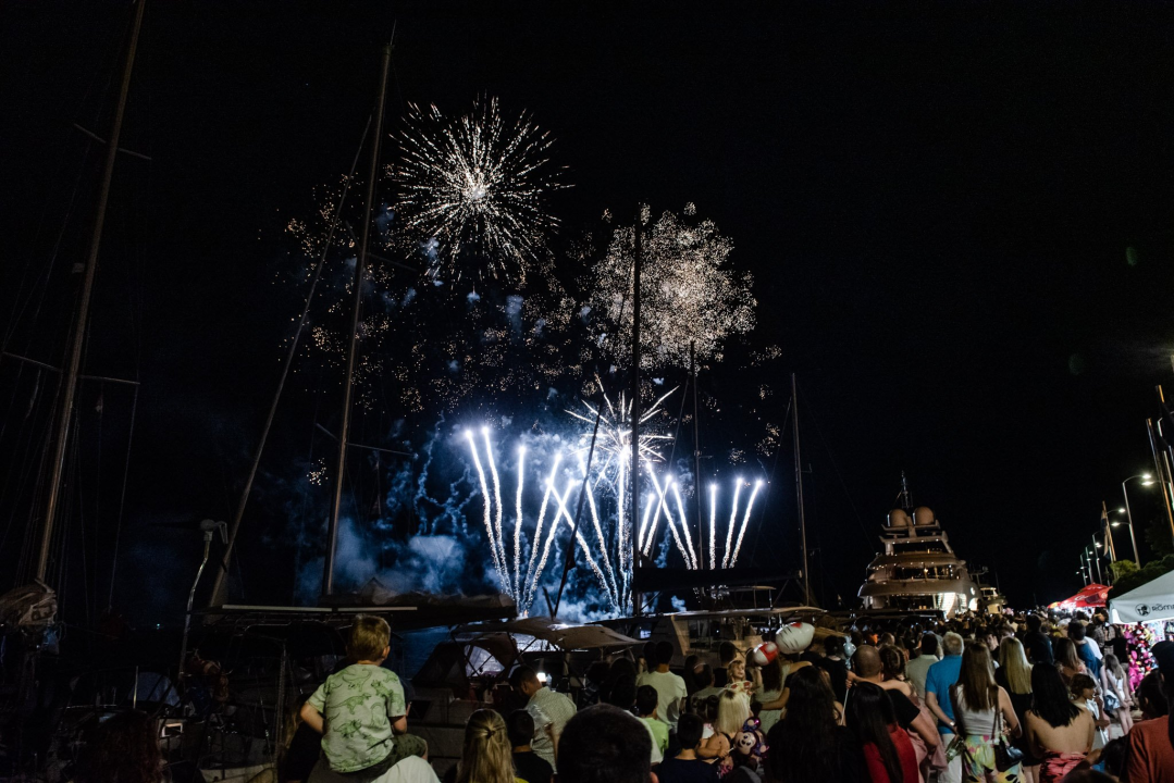 Spektakularan vatromet uveo Šibenčane u najluđu ljetnu noć: Pogledajte kako je bilo