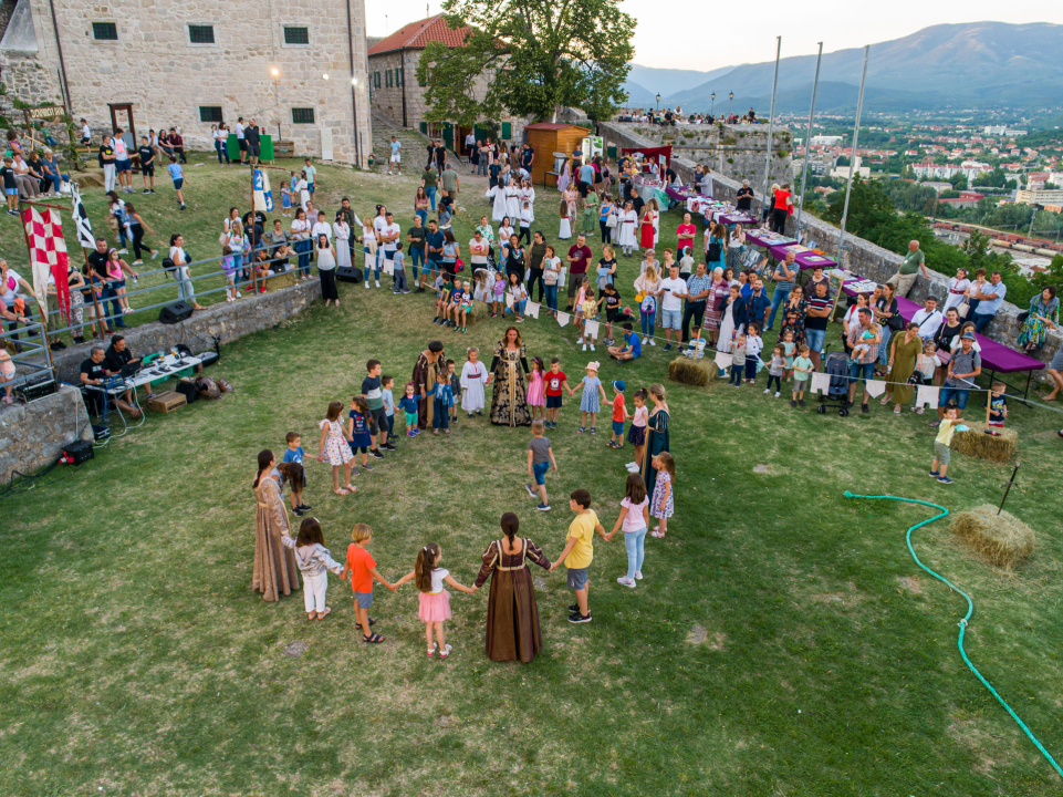 Svečani mimohod, radionice, mačevanje, vatreni show…: Završili ovogodišnji Zvonimirovi dani 