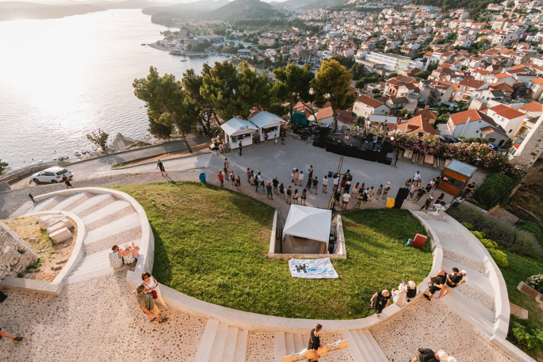 Let's Rock otvorio ljeto glazbenih festivala u Šibeniku: Pogledajte kako je sinoć bilo na Tvrđavi sv. Mihovila