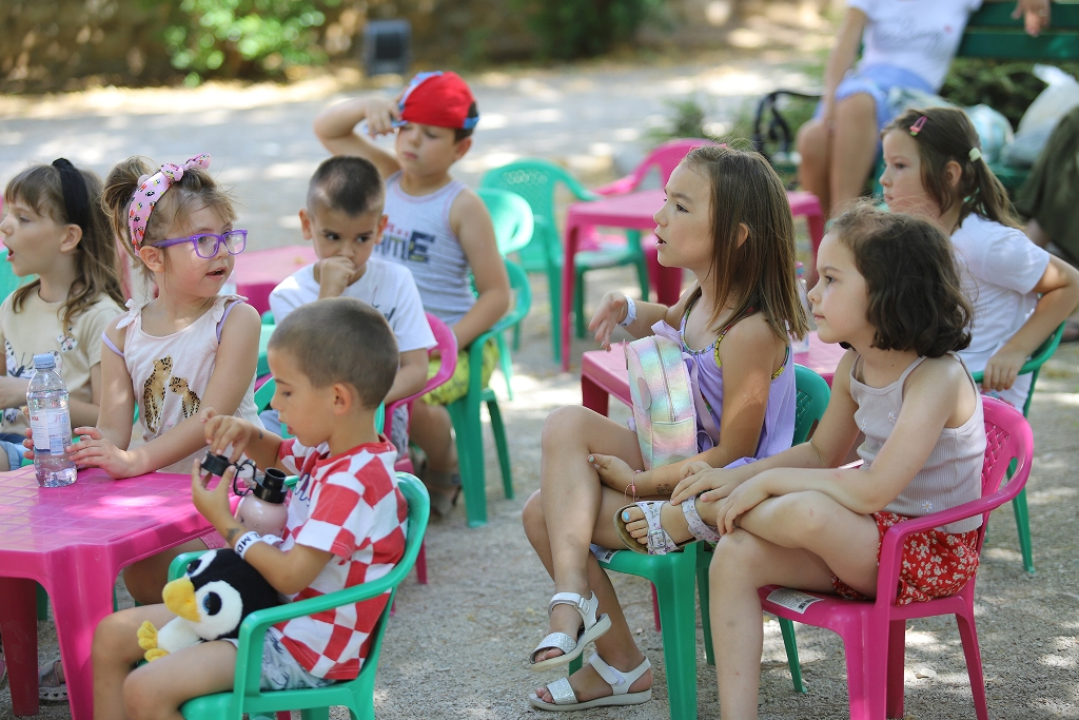 Danas je zbog MDF-a najduži dan u godini: Poznati čitaju, sajam knjiga, ulični program, predstave...