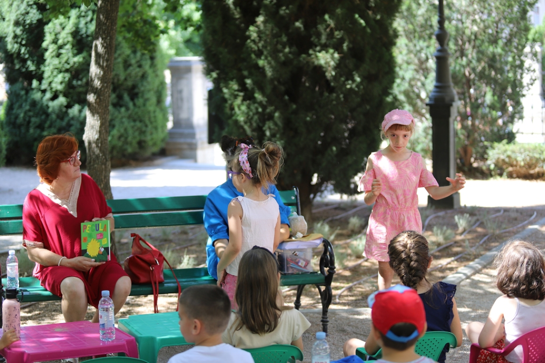 Danas je zbog MDF-a najduži dan u godini: Poznati čitaju, sajam knjiga, ulični program, predstave...