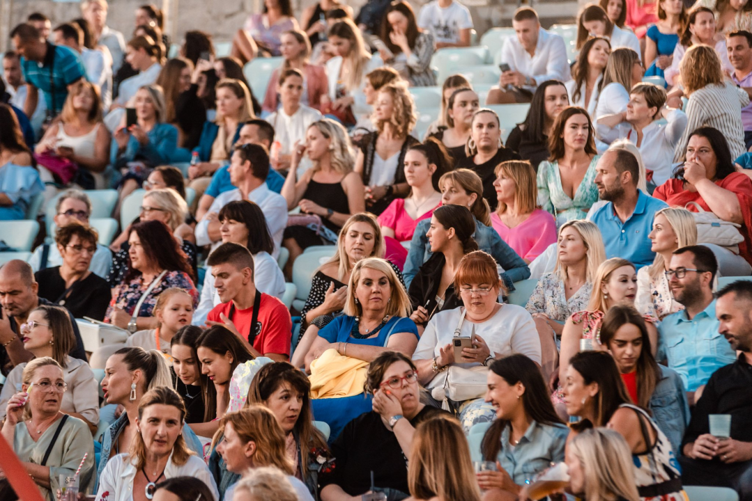 Petar Grašo na Tvrđavi sv. Mihovila održao koncert za pamćenje: Pogledajte kako je bilo  