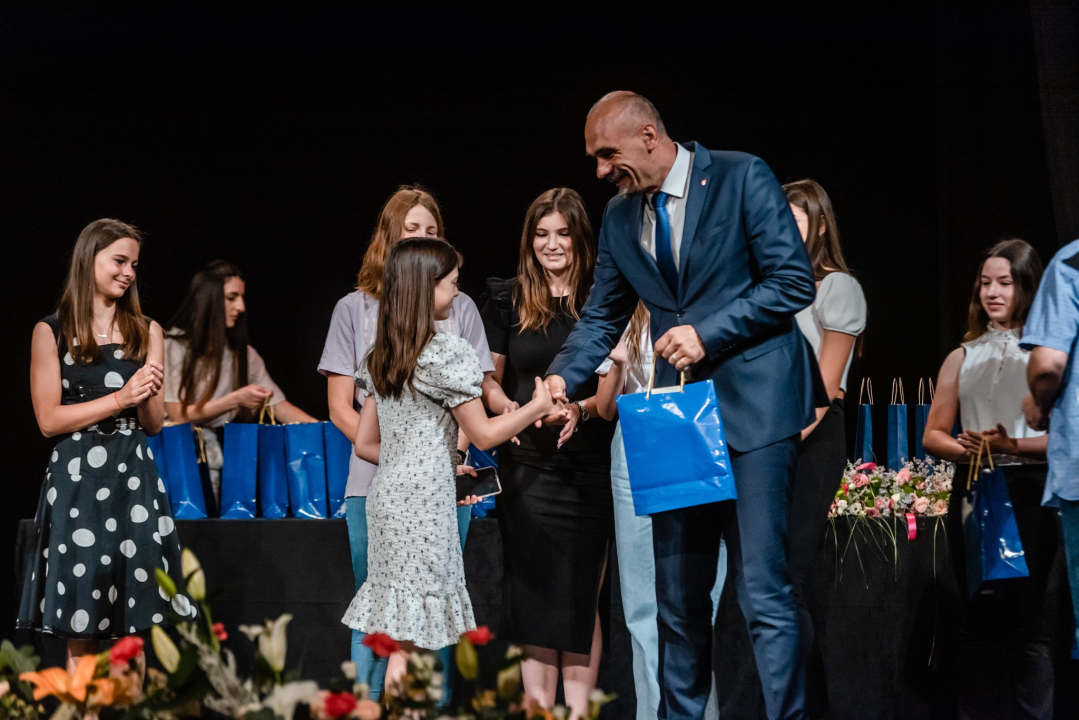 Najboljim učenicima u županiji uručene nagrade: 'Svojim trudom i radom  napravili ste nešto što vas izdvaja od uobičajenog'